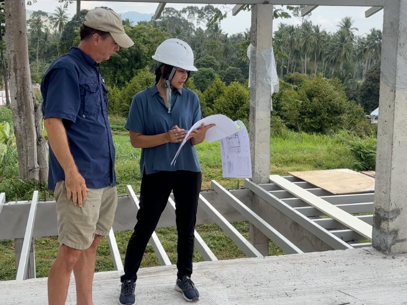 Phuket architect with client